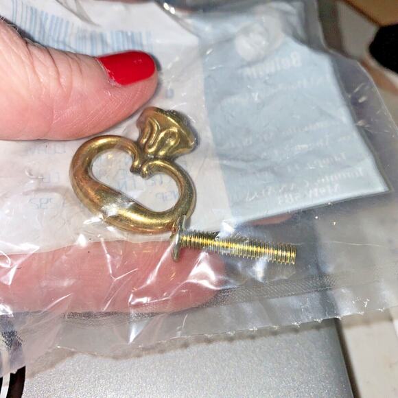 Lot of 8 Belwith P321-LP Cabinet Knobs Antiqued Brass Small Classic Loops NEW - Picture 4 of 4